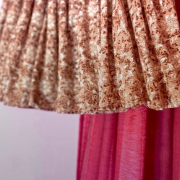 American Eagle Floral Skater Mini Skirt Orange/Neutrals Pleated Women’s Small - Picture 2 of 5